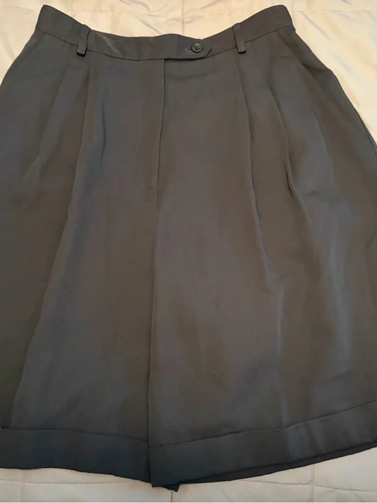 Dark Green Bill Blass Pleated Shorts - Picture 3 of 5